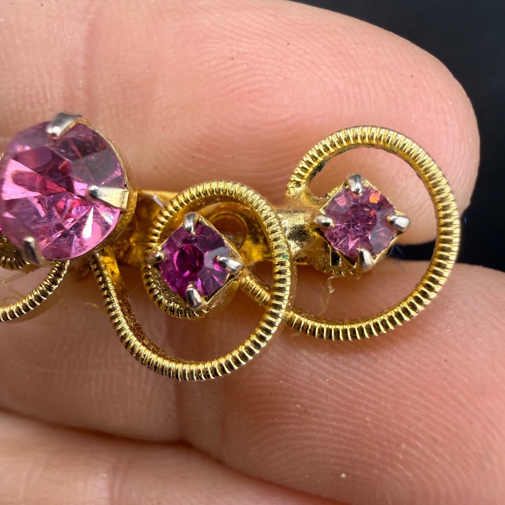 Vintage Rhinestone Brooch Gold Tone Pink Dainty Delicate - Picture 4 of 9